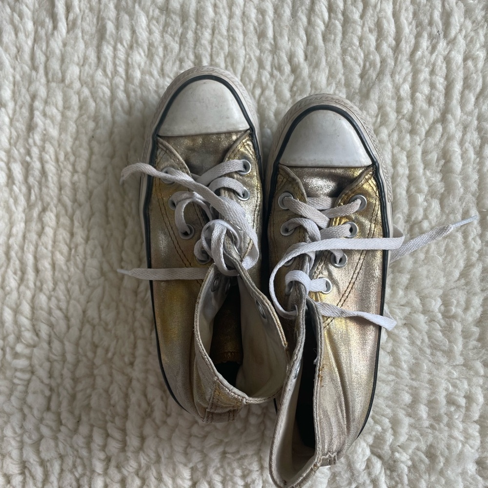 Gold Converse - Picture 3 of 4